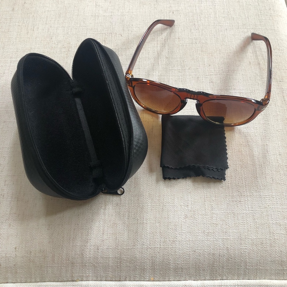 New never worn sunglasses